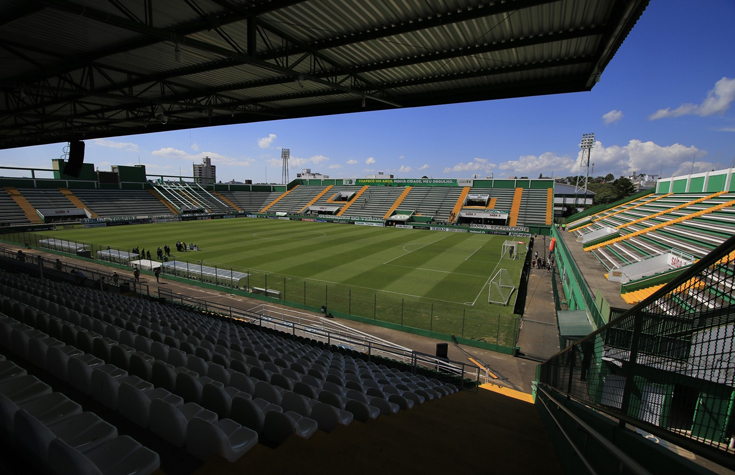 A Arena Condá, em Santa Catarina, é a casa da Chapecoense. Sua inauguração aconteceu em 1980, ou seja, há 40 anos, e entre os jogos históricos estão as da participação na Copa Sul-Americana de 2016.