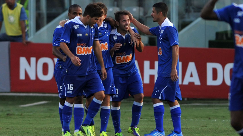 2013 - Campeão do primeiro turno: Cruzeiro (40 pontos, 4 acima do 2° colocado)