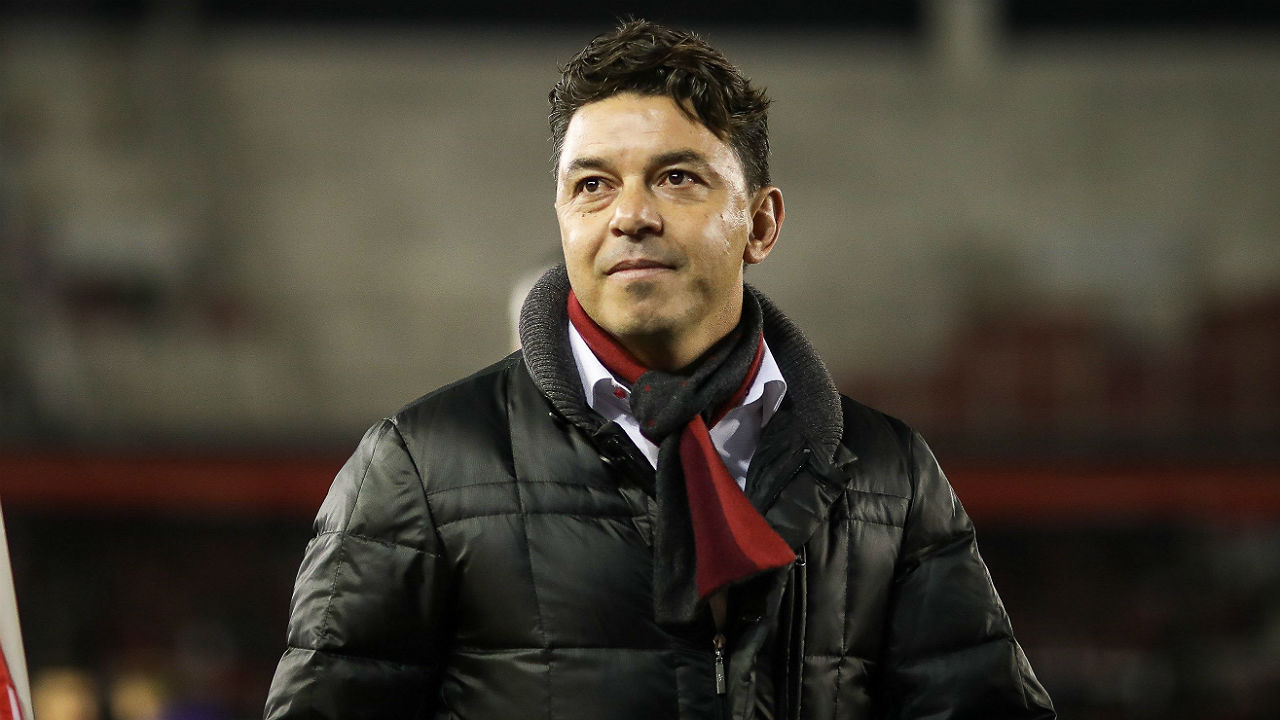 MORNO - Considerado por muitos o maior técnico da história do River Plate, Marcelo Gallardo vive um momento incerto dentro do Monumental de Núñez, pois devido à pandemia do coronavírus ele não sabe ao certo quando o futebol volta.  Em conversa com a La Red, Muñeco deixou claro que ao menos ao longo de 2020 permanece no clube.