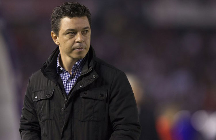 MELOU - A possibilidade de Marcelo Gallardo deixar o comando técnico do River Plate para um clube da Europa existiu de maneira concreta via proposta formal feita pela Roma, apontou informação publicada pelo diário Olé. Com a equipe italiana certa de que desejava a substituição do treinador português Paulo Fonseca, o clube foi ao mercado e teria enviado, através de e-mail, uma oferta ao Muñeco que preferiu não abrir conversas imediatamente.