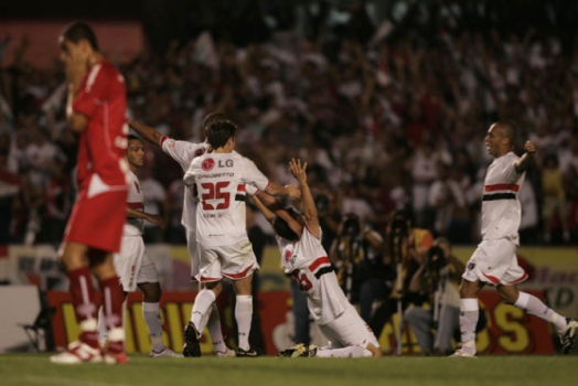 Brasileirão 2007- O São Paulo terminou o primeiro turno de 2007 em 1º lugar, com 40 pontos e foi campeão com 77 pontos.