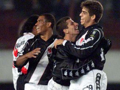 Após ser campeão brasileiro em 1997, o Vasco firmou contrato com o banco americano NationsBank, visando a Libertadores do ano seguinte. Assim como os outros modelos citados acima, houve um grande aporte financeiro no futebol, que bancava contratações e salários de jogadores. Em 1999, com a ajuda do banco, o Cruzmaltino repatriou Edmundo por 15 milhões de dólares. Aquela foi a maior transferência já paga por um clube brasileiro até então.