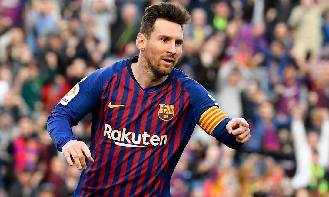 Messi - 17 anos e 10 meses - Pelo Barcelona-ESP