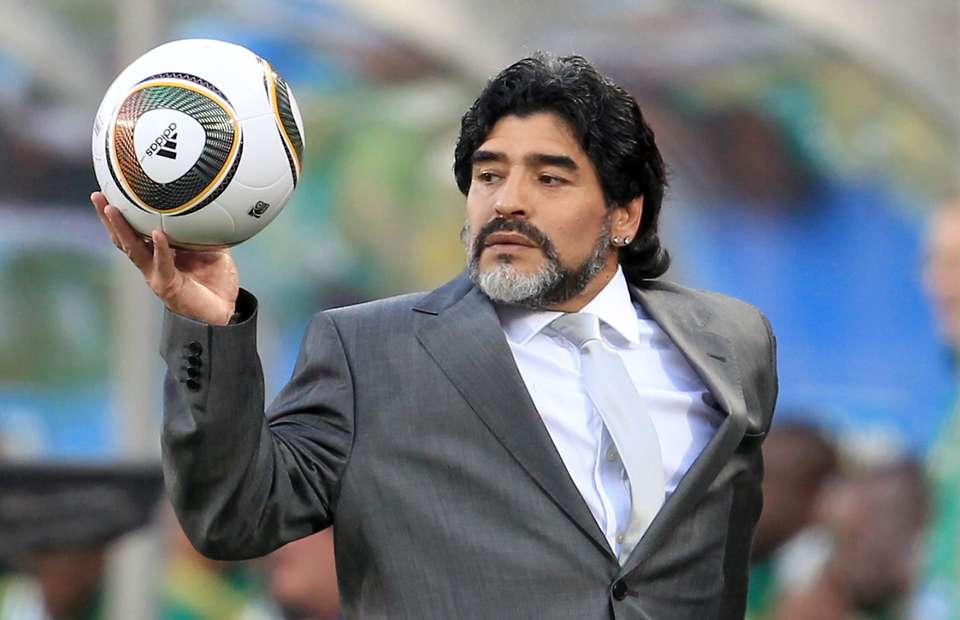 O ídolo argentino Mário Kempes também se despediu de Maradona: "Diego Armando Maradona nos deixou o dia do Futebol Argentino, através deste meio quero enviar minhas mais sinceras palavras de condolências a todos os seus familiares e amigos. Voe alto Diego, RIP.", disse.