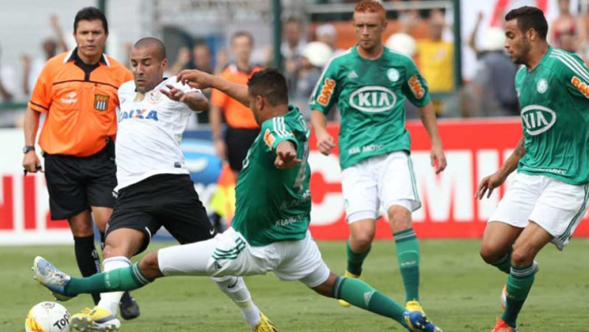Em 2012, o Palmeiras caiu pela segunda vez para a Série B. O atacante Sheik, do Corinthians, resolveu provocar os rivais: "Que dó da formiguinha".