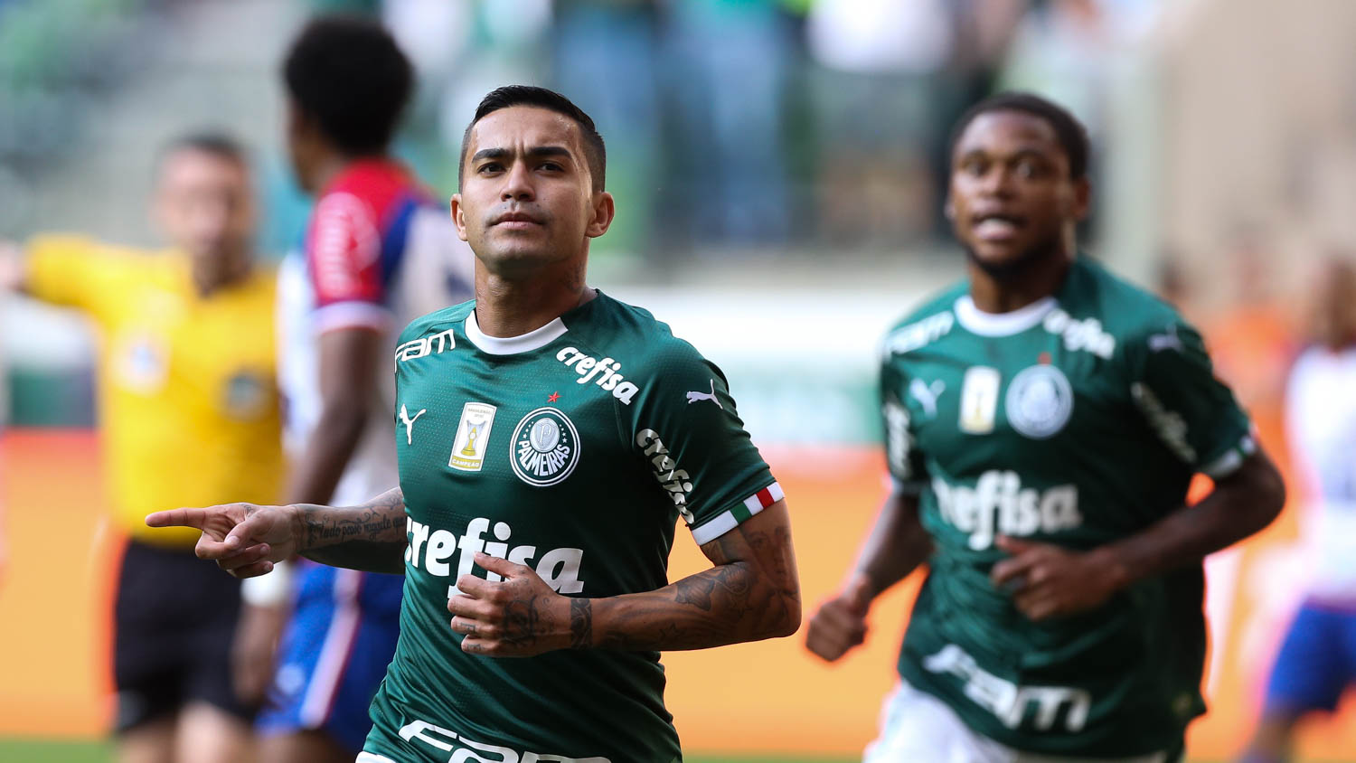 Apesar de não ter recebido uma proposta oficial ainda, o Palmeiras está cada vezmais  perto de negociar Dudu para o Al Duhail, do Qatar. Mas essa não foi a primeira vez que algum clube tentou tirar o craque do alviverde... Desde 2015, quantas propostas o craque recebeu? Confira a seguir tanto boatos quanto investidas oficiais pelo camisa 7.