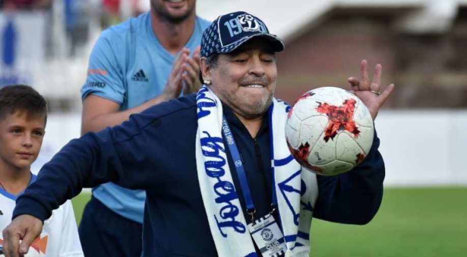 Cirurgias em 2019 - No ano passado, Maradona passou por dois procedimentos cirúrgicos. O primeiro devido a um sangramento estomacal causado por uma hérnia. Meses depois, foi para colocar uma prótese no joelho direito, que não tinha mais cartilagem.