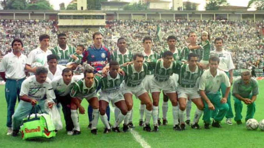 Campanha do Palmeiras na Libertadores 1994: o Verdão ficou no Grupo 2, com Velez (ARG), Boca Juniors (ARG) e Cruzeiro. Passou no terceiro lugar, com seis pontos. Depois, saiu nas oitavas para o São Paulo. 