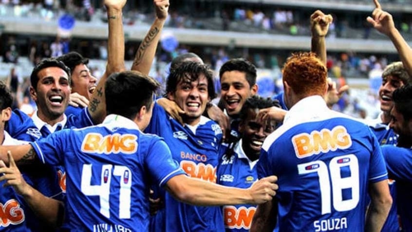 Cruzeiro - 2013 - A Raposa foi campeã do primeiro turno depois de conseguir 40 pontos. Ao fim da competição, o Cruzeiro foi campeão brasileiro.