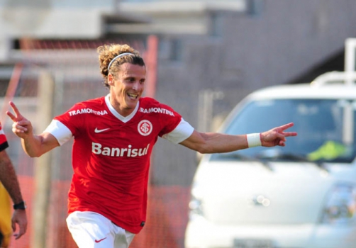 Forlán (Internacional): Eleito o melhor jogador da Copa de 2010, Forlan chegou ao Internacional em 2012 e foi importante no clube durante a sua passagem, até ter o seu contrato encerrado em 2014.