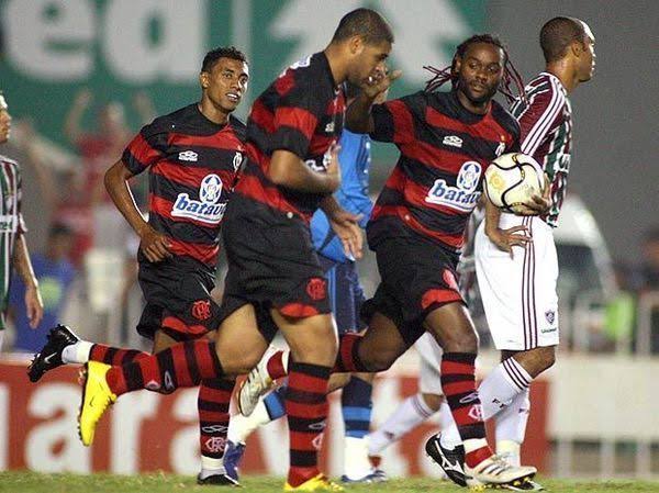 Flamengo: 2010 (14ª colocação) - 09 vitórias, 17 empates e 12 derrotas em 38 jogos