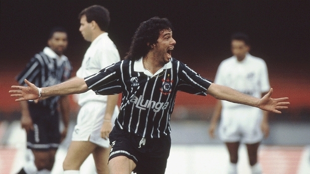 Um dos críticos foi Casagrande. Em sua coluna no Uol, O ex-atleta do Corinthians disse que "não pode envolver política e religião em Copa do Mundo".