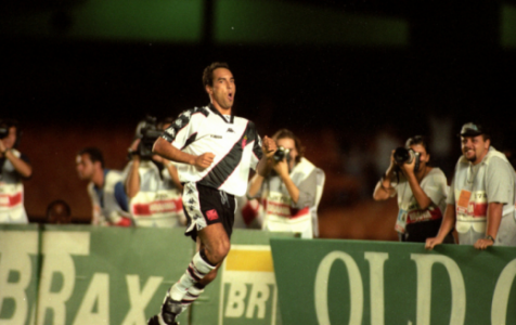 O hat-trick de Edmundo na vitória por 4 a 1 sobre o Flamengo, nas semifinais do Brasileirão de 1997, está marcado para sempre na memória do torcedor vascaíno. 