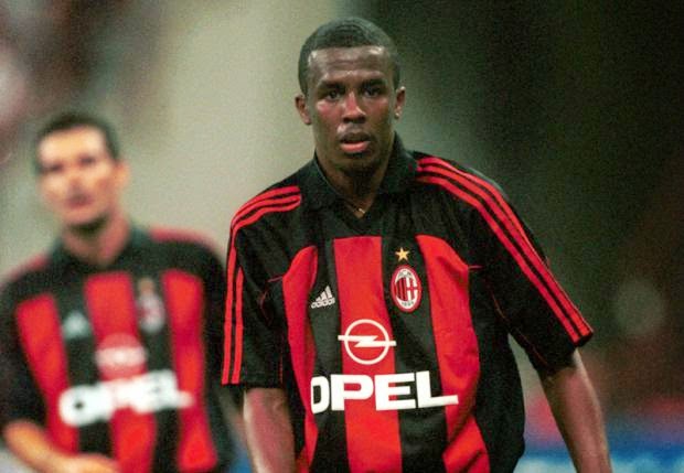 Roque Júnior (zagueiro): 1 título (2002/03, pelo Milan)