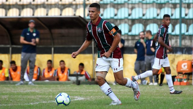 CALEGARI- Fluminense (C$ 5,22) - Tem uma excelente média de quatro desarmes por jogo. É capaz de pontuar bem mesmo sem manter o saldo de gols, como mostrado na maioria das suas pontuações (10.30, 8.10 sem SG, 4.70 sem SG, 5.20 sem SG). Além dessa regularidade, é barato. Por isso, deve ser uma das unanimidades da rodada, mesmo fora de casa, contra o Sport.