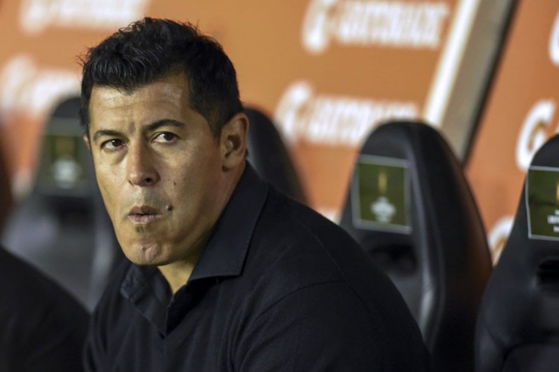 Jorge Almirón – argentino – 49 anos – sem clube desde que deixou o Elche, em fevereiro de 2021 – principais feitos como treinador: conquistou um Campeonato Argentino (Lanús).