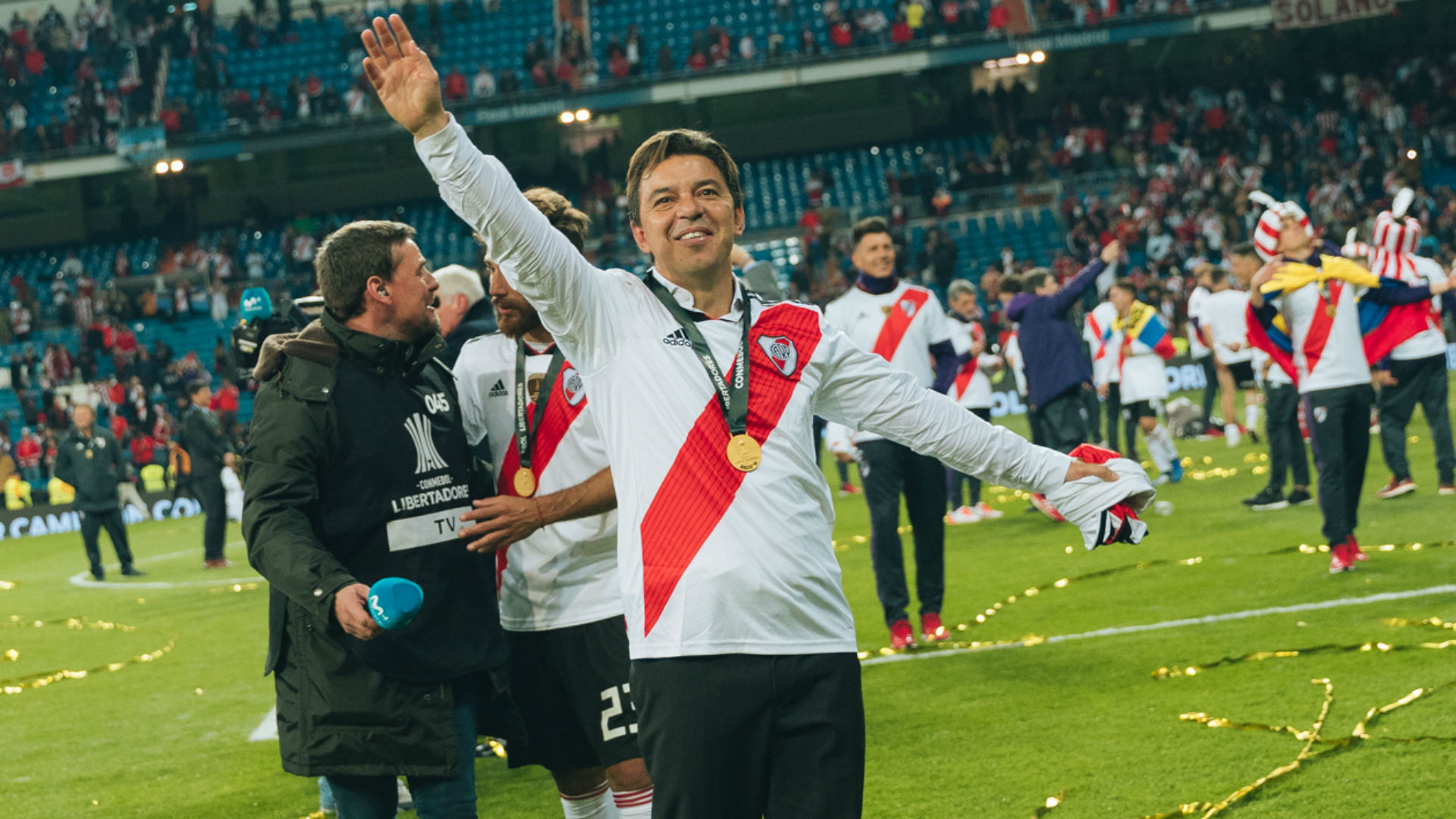 ESQUENTOU - Amado pela torcida do River Plate, Marcelo Gallardo foi ao encontro dos diretores do River e solicitou uma grande festa no dia 9 de dezembro. Apesar do pedido especial, o ‘temor’ é que, durante os festejos, o treinador anuncie que vai deixar o clube argentino.