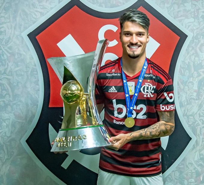 Matheus Thuller - O jovem zagueiro chega à sua terceira Libertadores: 2018,19 e 20.