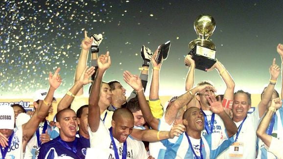 PAYSANDU - Você pode não lembrar, mas o Papão da Curuzu tem em sua história uma surpreendente passagem pela Libertadores da América, em 2003. Mas como chegou lá é o que nos interessa. Detonou o Cruzeiro na final da Copa dos Campeões em 2002, aplicando em casa 3 a 0 na Raposa, depois de ter perdido por 2 a 1 no Mineirão. Surpresa geral!