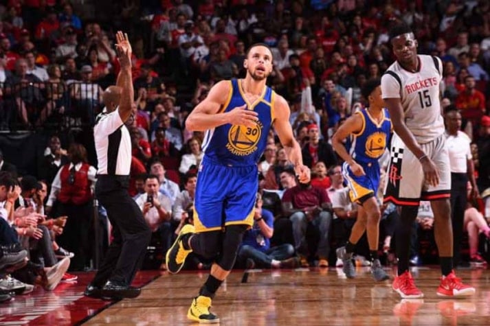Stephen Curry - Duas vezes MVP da NBA, ele é o melhor arremessador de todos os tempos na liga, com quase 2.500 cestas de três na carreira. Curry obteve médias de 25.3 pontos, 6.6 assistências e 4.5 rebotes naquela temporada