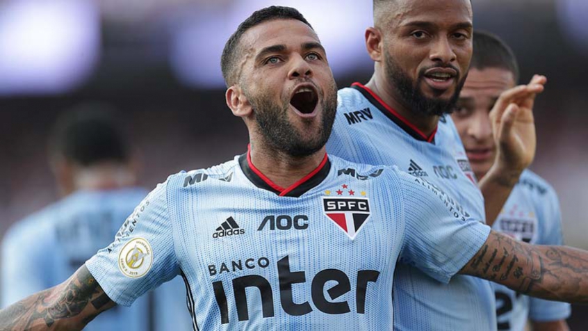 2019 - Para homenagear a ligação do clube com o Uruguai, o São Paulo lançou uma terceira camisa de cor azul celeste.