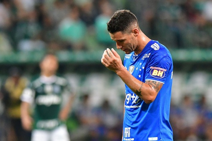 Thiago Neves, anunciado na última quinta-feira pelo Sport, nunca foi de ficar quieto no seu canto, certo? Com seu contrato rescindido com o Grêmio recentemente, ele se envolveu em mais algumas polêmicas e, por isso, o L! separou aqui 12 situações envolvendo o jogador. Confira!