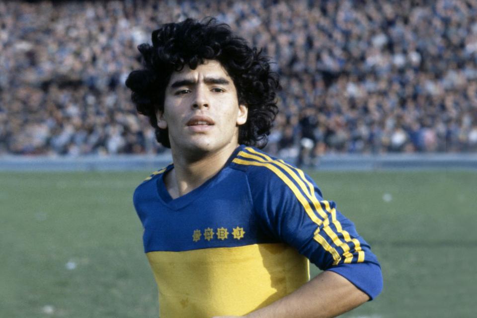 Internação - Em agosto de 1996, Maradona se internou na clínica La Prairie, na Suíça, para tratar da dependência de cocaína, mas voltou a testar positivo no antidoping em 1997, durante passagem pelo Boca Juniors.