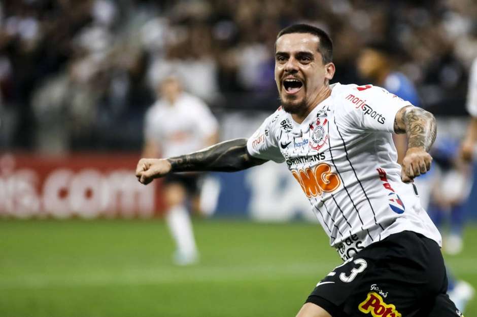 19 – Fagner, do Corinthians, soma também 1,3 milhão.