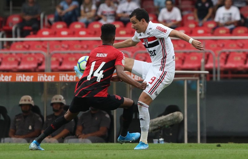 O atacante deu, ainda, três passes para gols. Além de duas assistências no Paulistão de 2021, contra o Botafogo-SP e a Inter de Limeira, Pablo deu o passe para o gol de Luciano no empate diante do Coritiba, por 1 a 1, no último Brasileirão