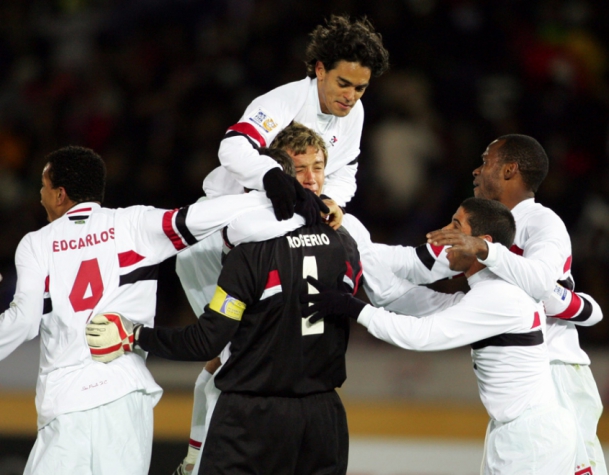 Marcelo não esconde sua paixão por esportes. Já foi piloto e também é são-paulino roxo, admitindo que a final do Mundial de Clubes de 2005, na qual o São Paulo venceu o Liverpool, foi o jogo mais marcante de sua vida.