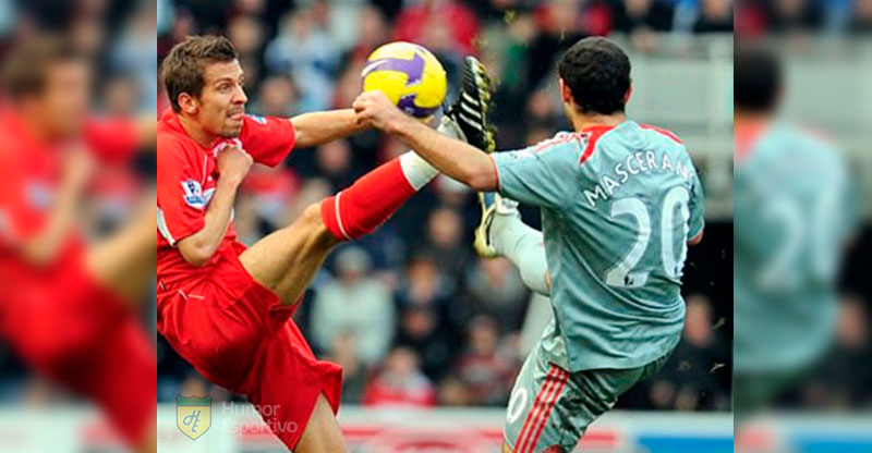 Mascherano - Em sua chegada ao Liverpool o volante se referiu a equipe como "Red Devils", apelido do rival Manchester United.