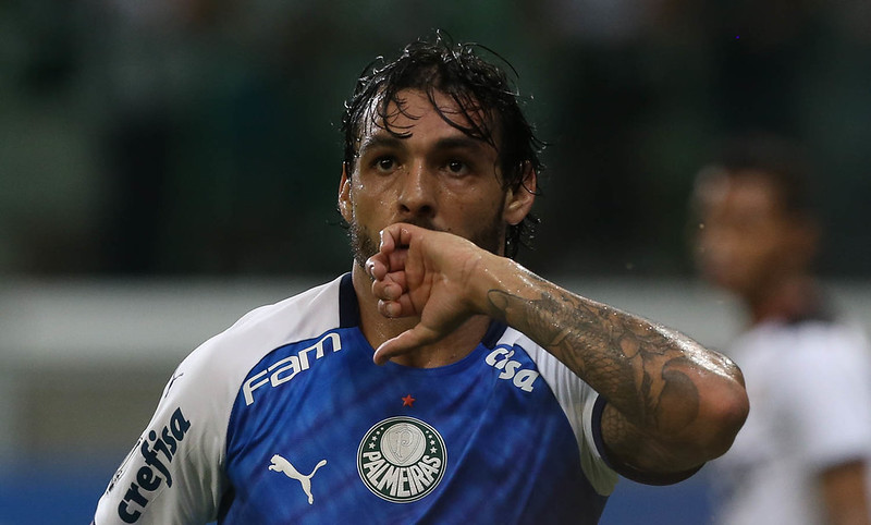 Ricardo Goulart foi um caso curioso. Sonho antigo do Palmeiras, ficou meses no departamento médico do clube, acabou acertando um período no time, mas jogou apenas 12 partidas, com quatro gols e três assistências. Depois, o atacante rescindiu contrato e retornou para o Guangzhou Evergrande.