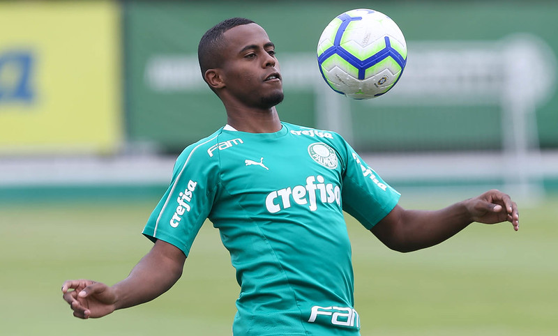 Carlos Eduardo (atacante) - Contratado por R$ 25,2 milhões pelo Palmeiras em 2019.