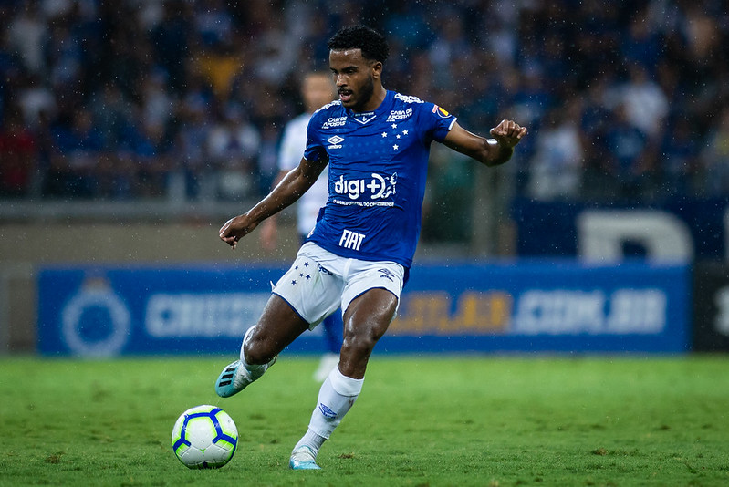 Outro que deixou o Cruzeiro neste ano foi o atacante Ezequiel. Emprestado pelo Botafogo, o jogador foi pedido de volta pelo Glorioso, e tem sondagens de diversos clubes do Brasil. 