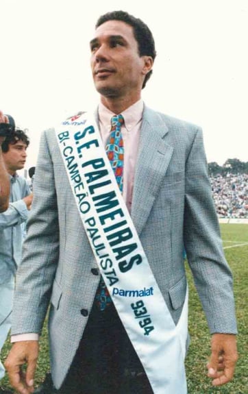 Falando no professor, ele é o técnico que mais títulos conquistou com o Palmeiras, num total de oito: quatro Paulistas, faturou dois Brasileiros (1993 e 1994) e um Rio-São Paulo (1993), ultrapassando Oswaldo Brandão.