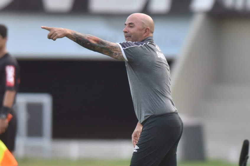 Depois do técnico Rafael Dudamel deixar a seleção da Venezuela para assumir o comando do Atlético-MG, outro treinador sul-americano pode fazer o trajeto inverso, após sair de um clube brasileiro: o argentino Jorge Sampaoli. A emissora DirecTV informou que Sampa estaria em negociações com a Federação Venezuelana de Futebol (FVF) para assumir o cargo vago.