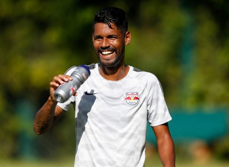 ADERLAN - RB Bragantino (C$ 10,70) Outro jogador que possui boas pontuações sem SG, possui um confronto acessível diante do Coritiba em casa. Os Touros possuem uma marcação intensa e o Coritiba precisa fazer seus primeiros pontos no campeonato, o que aumenta as chances de desarmes.