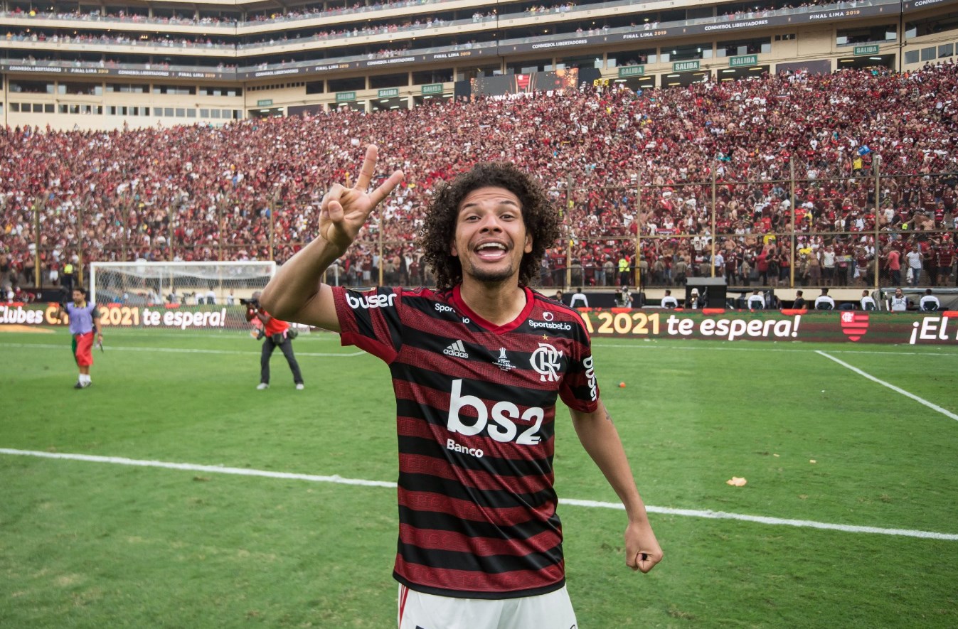 WILLIAN ARÃO - CONTRATO ATÉ: 31/12/2023 / Posição: volante / Nascimento: 12/03/1992 (28 anos) / Jogos pelo Flamengo: 246 / Títulos pelo Flamengo: Carioca (3), Brasileiro, Libertadores, Supercopa do Brasil e Recopa Sul-Americana.