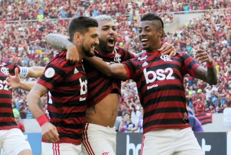 Único clube brasileiro no Top-10, O Flamengo teve 80 milhões de interações no Twitter no último ano. Mais popular do país e com equipe brigando em todas as frentes, o Rubro-Negro tem os melhores números entre times do Brasil em diversas redes sociais.