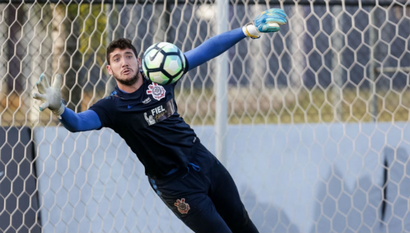 FECHADO! - O Corinthians teve seu primeiro "adeus" para a temporada 2022. Trata-se do goleiro Caíque França, que tem contrato até 31 dezembro de 2021 e já se despediu do Timão após uma história de 20 anos. Agora, ele busca um novo clube na janela de transferências para prosseguir sua carreira.