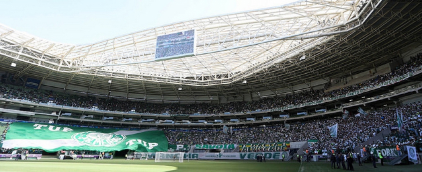 A torcida do Palmeiras tem feito a diferença desde que o clube começou a jogar no Allianz Parque. Com grande média de público por jogo, o Alviverde conseguiu se reerguer financeiramente e conquistou títulos de expressão nos últimos anos como Brasileirão e Copa do Brasil. 