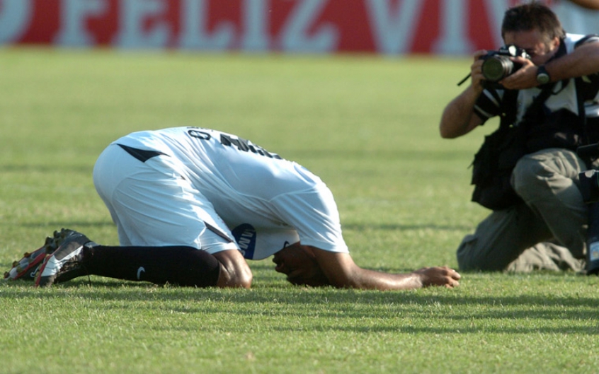 2007 - Corinthians rebaixado / Na 9ª rodada estava na 5ª colocação com 11 pontos