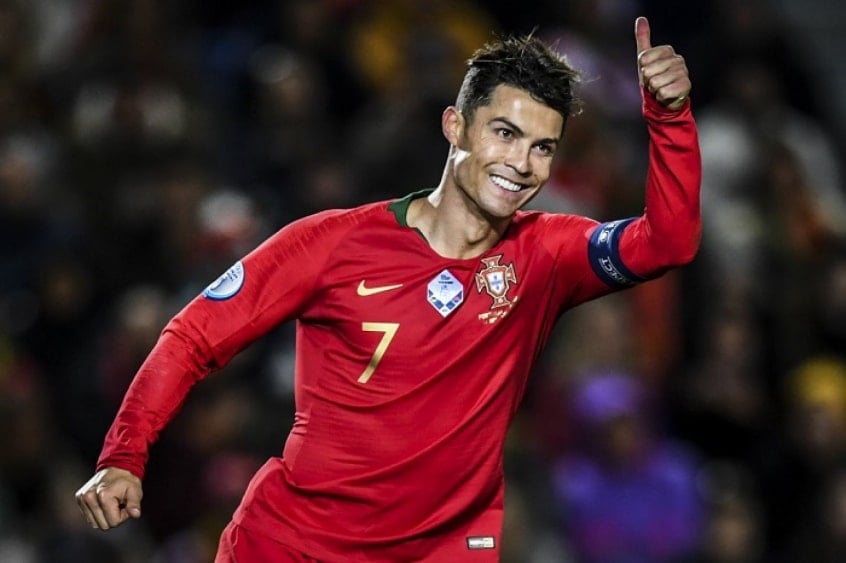 7) Portugal, do craque Cristiano Ronaldo, tem 11.682384 seguidores.