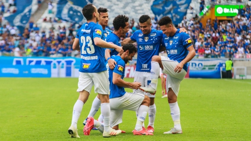 2019 - Cruzeiro rebaixado / Na 9ª rodada estava na 18ª colocação com 8 pontos