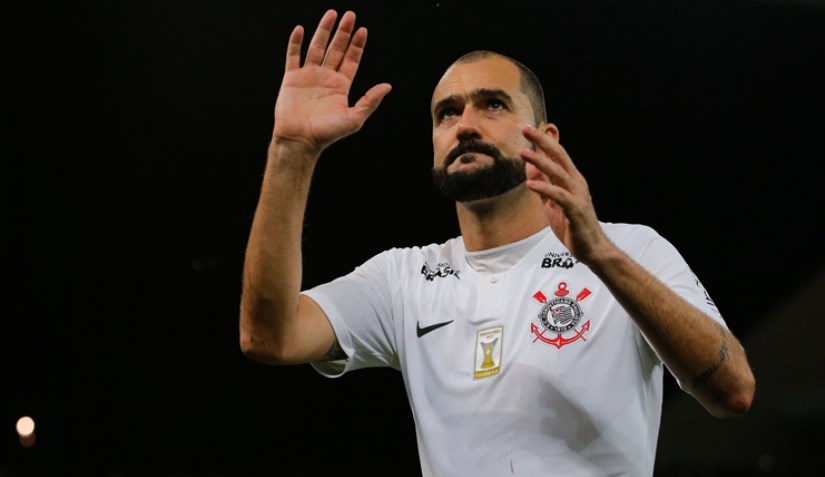 Danilo - Ao longo da vitoriosa carreira, o meia conquistou 25 títulos. Pelo São Paulo foram uma Libertadores, um Mundial, Paulista e Brasileiro. Já pelo rival Corinthians, três Brasileiros, uma Libertadores, um Mundial, um Paulista e uma Recopa Sul-Americana.