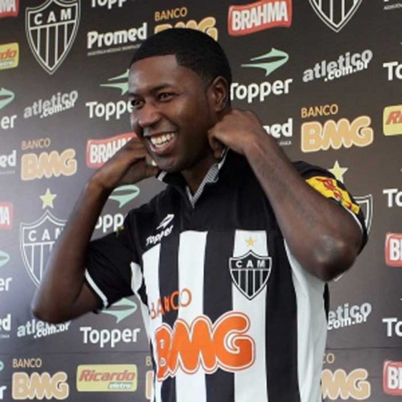Mnedez - O equatoriano Mendez chegou ao Atlético-MG em 2010, sob forte expectativa de fazer parte de um Galo ambicioso. No entanto, passou longe de corresponder. Fez nove jogos e não marcou gols. 