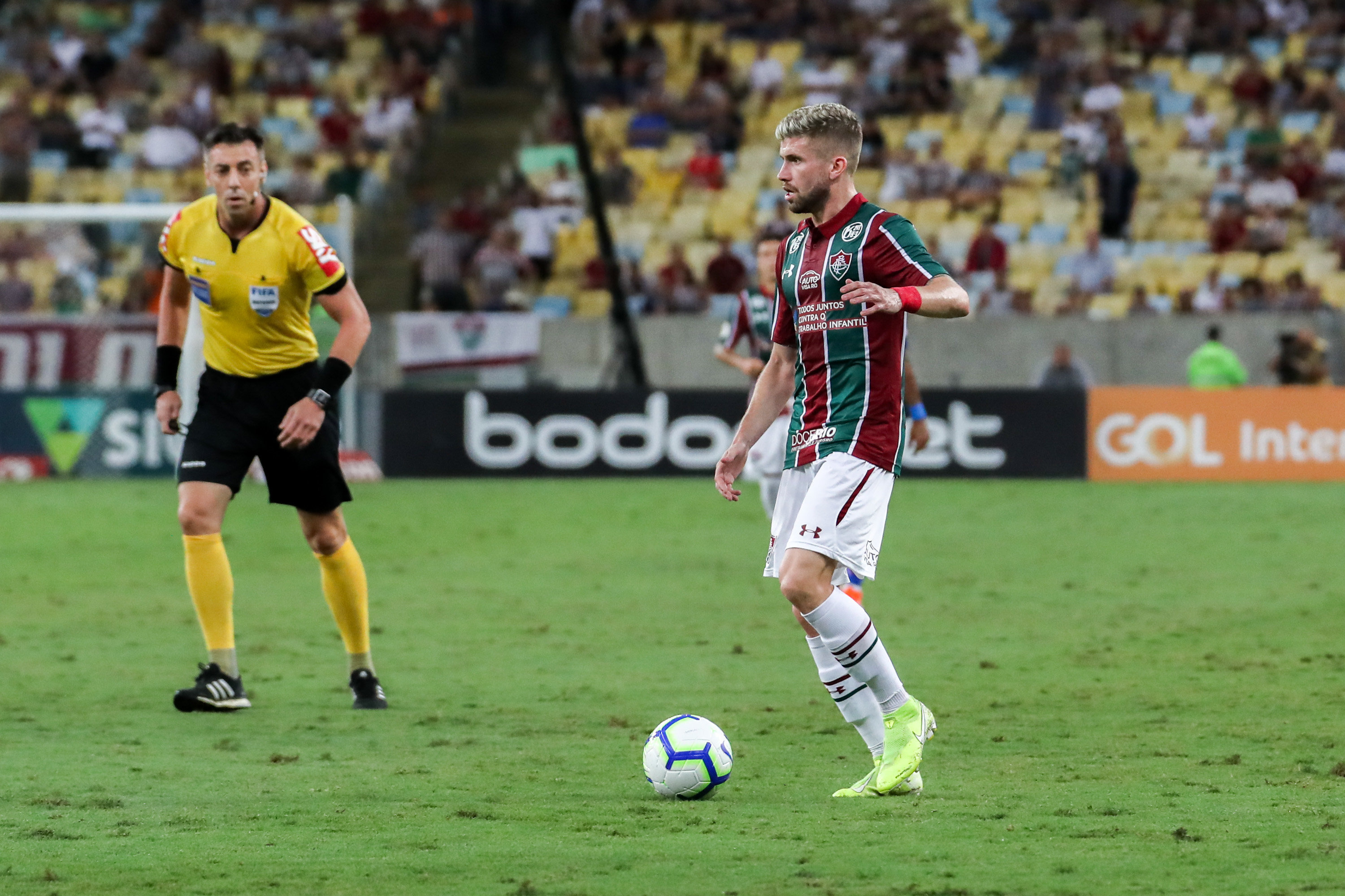 O Fluminense empatou com o Fortaleza por 0 a 0 na noite desta quarta-feira no Maracanã. Apesar de ter entrado na zona de Sul-Americana, graças à derrota do Botafogo para o Atlético-MG, o empate não agradou aos quase 40 mil torcedores presentes no Maraca. O lateral-esquerdo Caio Henrique foi o melhor do time. Confira as notas do LANCE! (Por Carlos Bandeira de Mello - carlosandrade@lancenet.com.br)