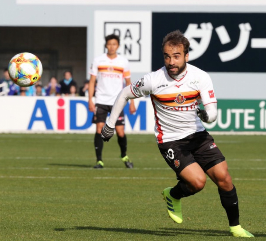 Gabriel Xavier (meia - 28 anos - Nagoya Grampus - contrato até 01/01/2022)