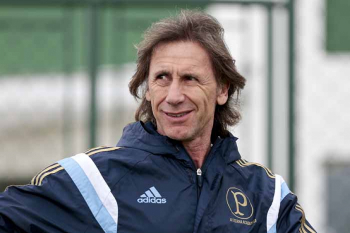 Antes de o Palmeiras acertar com seu atual técnico, Abel Ferreira, o último estrangeiro a comandar o time foi o argentino Ricardo Gareca. Ele treinou o Verdão em 2014 e atualmente comanda a seleção do Peru.