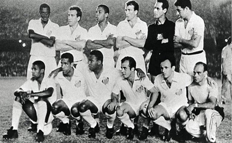 O Santos de Pelé encantou o mundo na década de 60. Uma das suas grande exibições foi em 1962, quando venceu o Cerro Portenho, do Paraguai, por 9 a 1. o Peixe foi campeão nesta edição do torneio.